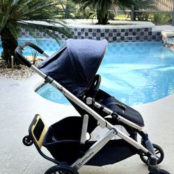 Uppababy Stroller With Bassinet, Snack Tray And Piggyback Ride. 