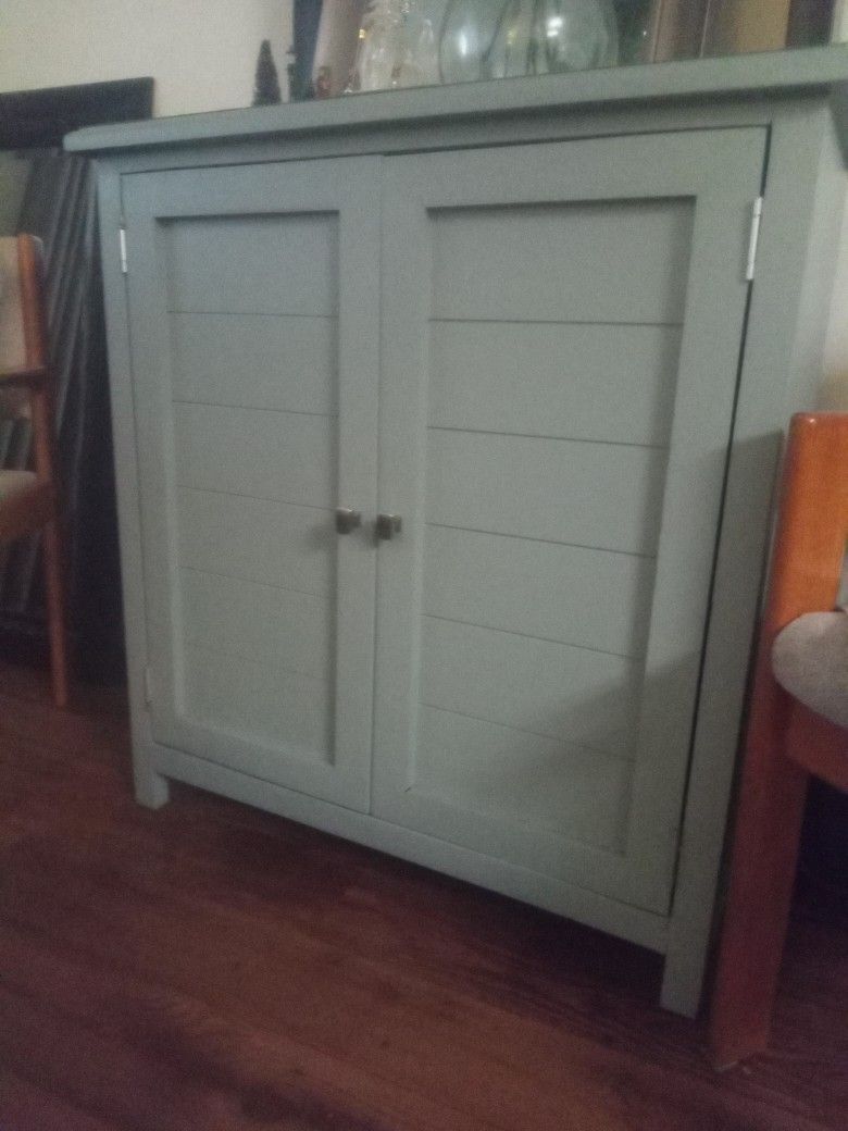 Single Shelf 2 Door Cabinet