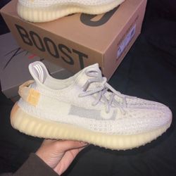 Yeezy Boost 350 V2 Light