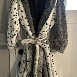  ELEGANT & PLUSH  DESIGNER ROBE 