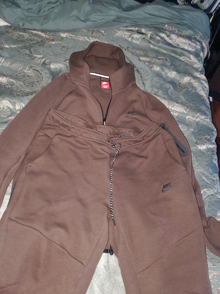 Nike Tech Brown Sweatsuit XL