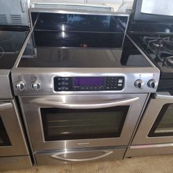 Kitchen Aid Eléctric 220v Stanless Steel Top Glass With Convention Oven   Stove  In Excellent Working Condition 