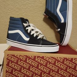 New Vans Shoes Size 7 Women  / 5.5 men