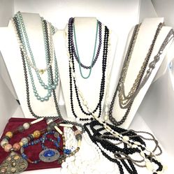 Terrific Lot Of Vintage Necklaces MOP..