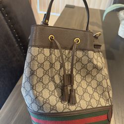 GUCCI GG Supreme Monogram Web Small Ophidia Bucket Bag