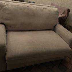 Oversized Chair With Pull Our Bed In Great Condition
