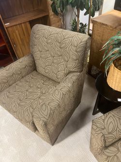 Leaf Pattern Accent Chair