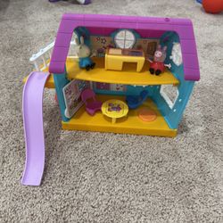 PEPPA’S KIDS-ONLY CLUBHOUSE TOY