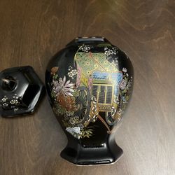 Decorative Vase With Lid