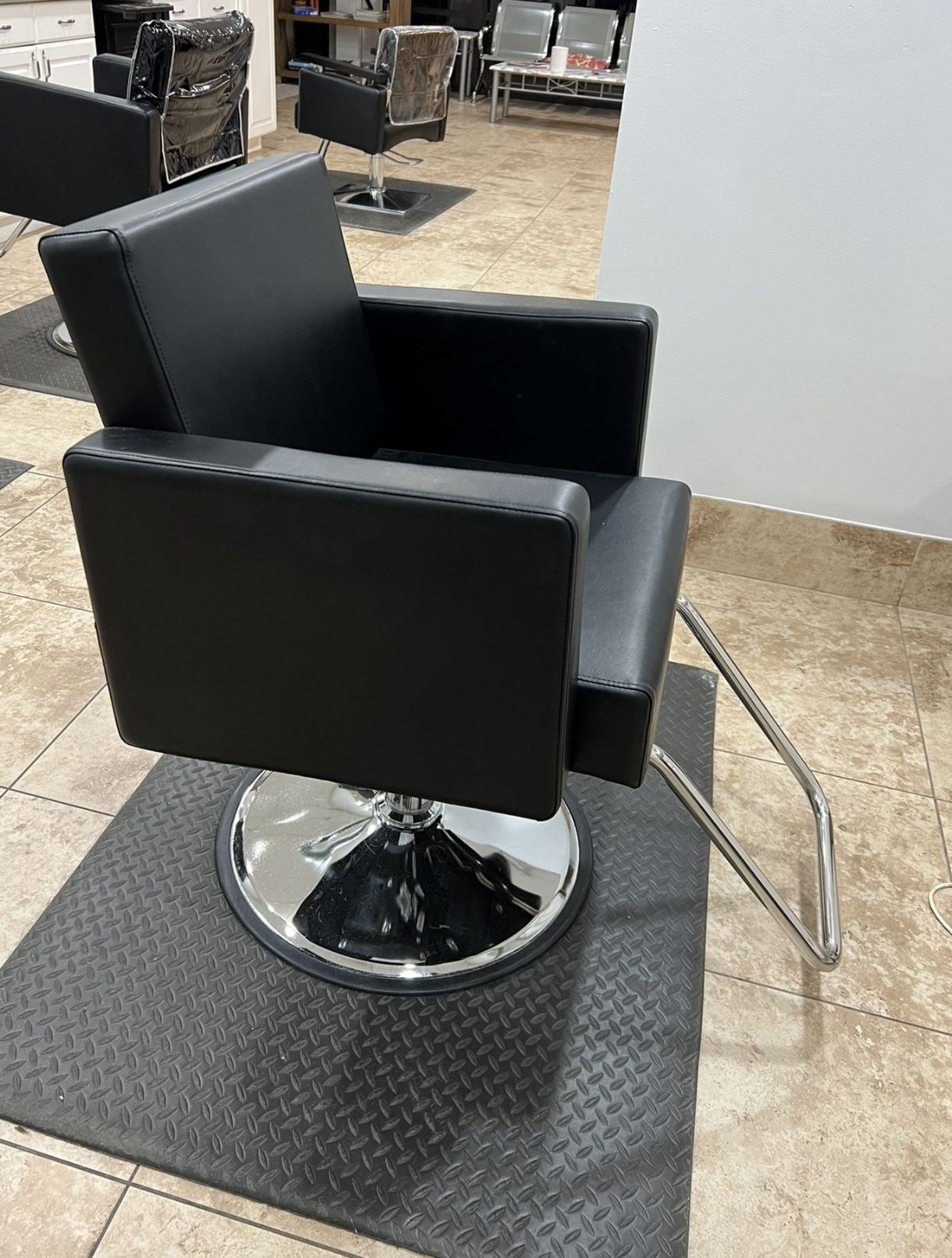 Black Styling Hair Chair