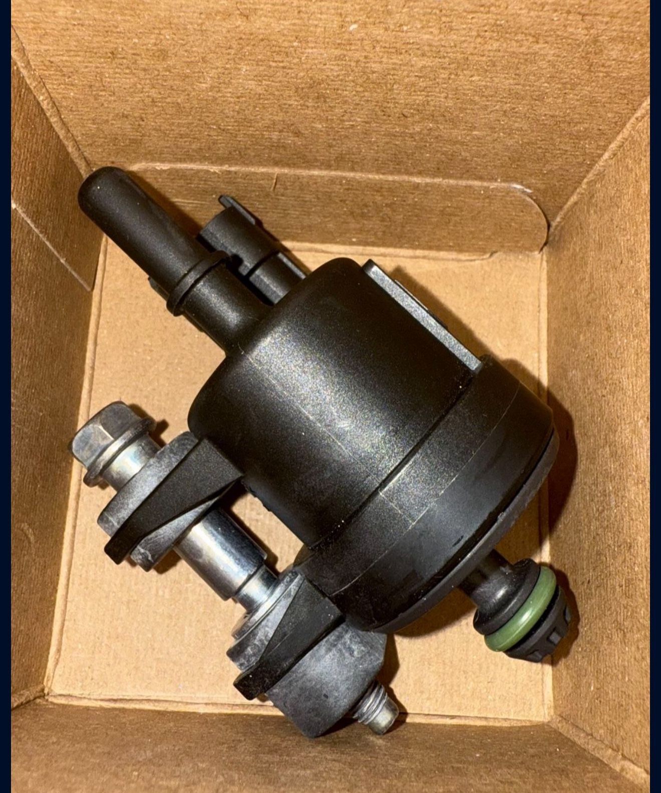 GM, OEM NEW 09-21,Buick, Cadillac ,Chevy, GMC, Vapor Canister Purge Valve, #1 27 3 7 2 5 2