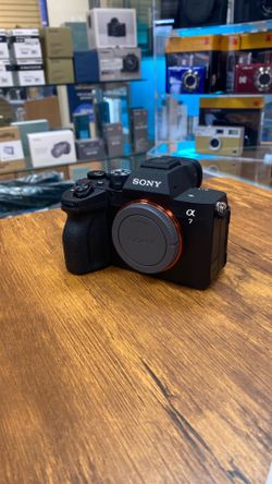 Sony A7V body Open Box