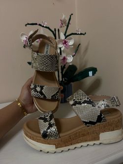 Steve Madden Snake Print Platform Sandals – Women’s Size 6.5♠️