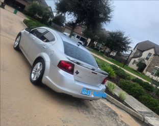 Dodge Avenger Silver Sedan 2012