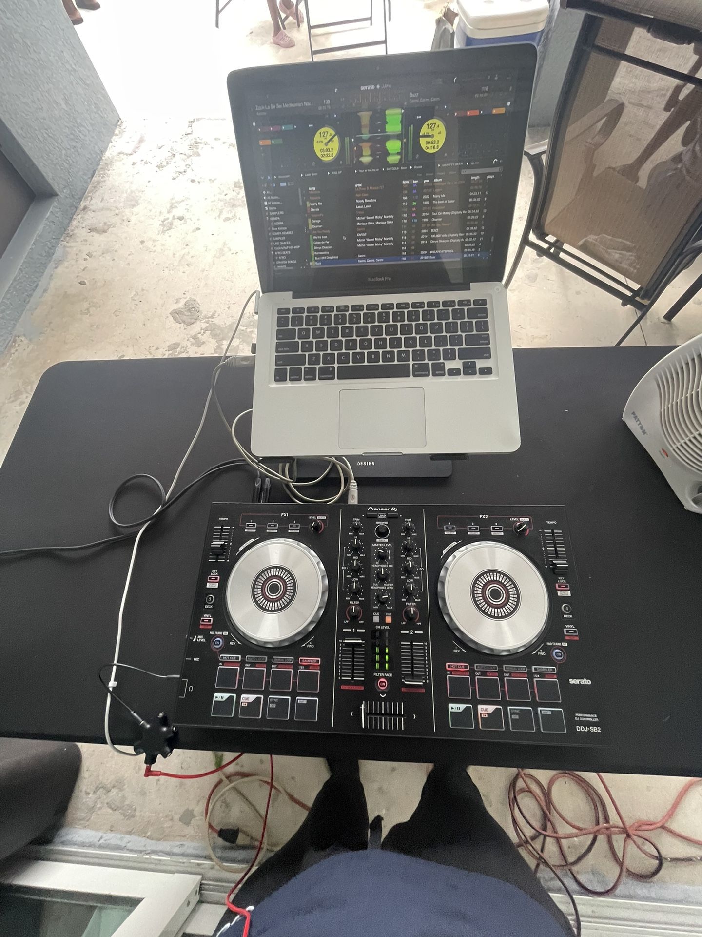 Pioneer DDJ- SB2 With Laptop Stand (DOES NOT COME WITH THE LAPTOP)