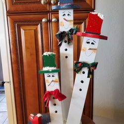 Snowmen Trio Yard Decor 