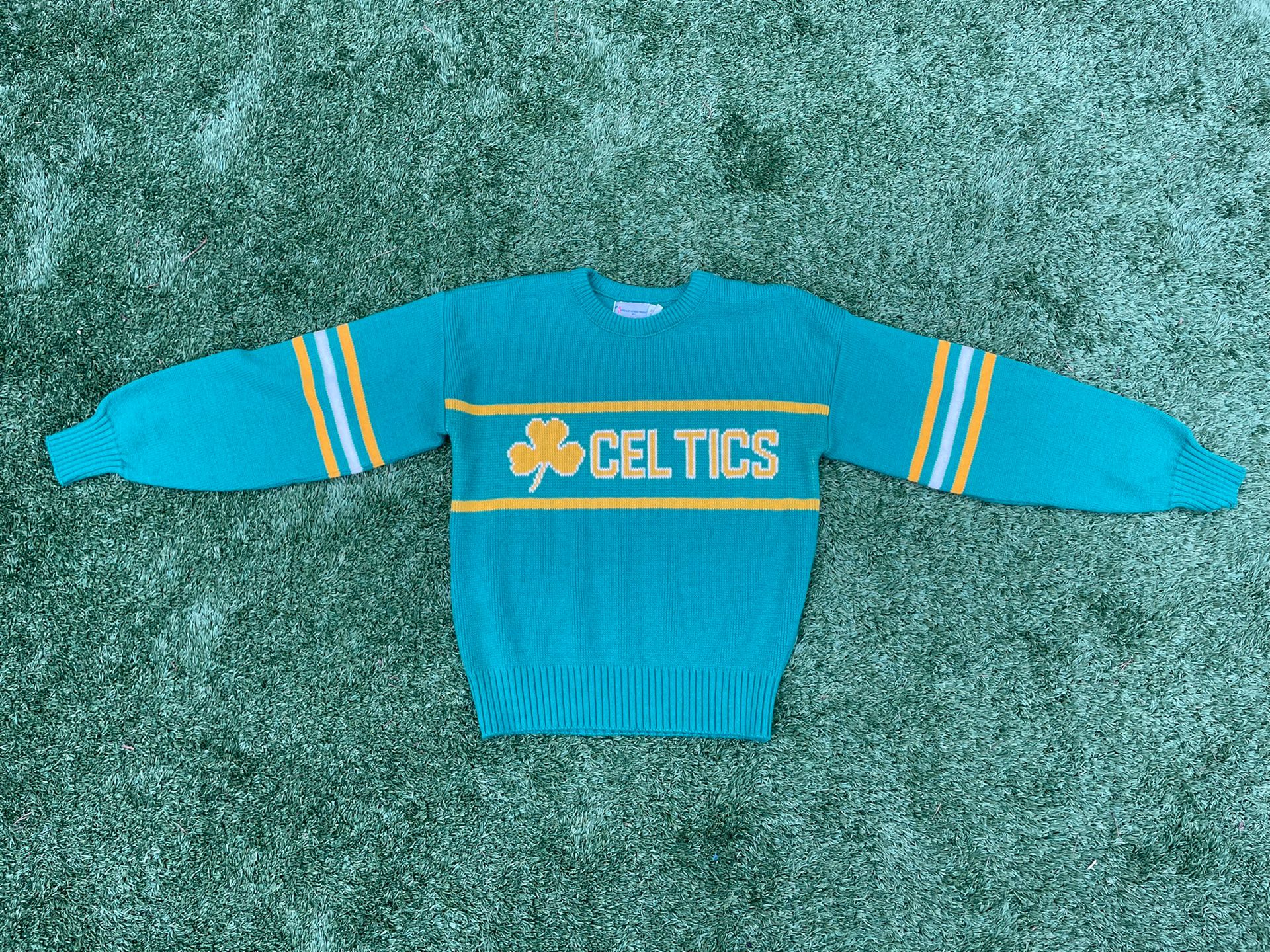 BOSTON CELTICS VINTAGE CLIFF ENGLE MEN'S SWEATER SIZE MED