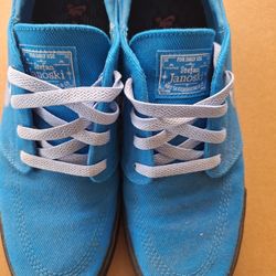 Vans Men Size 9 1/2 Good Condition 