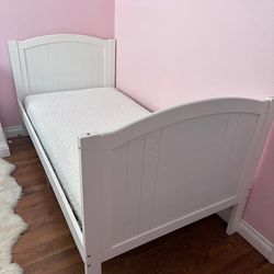 Twin Bed White With Mattress 