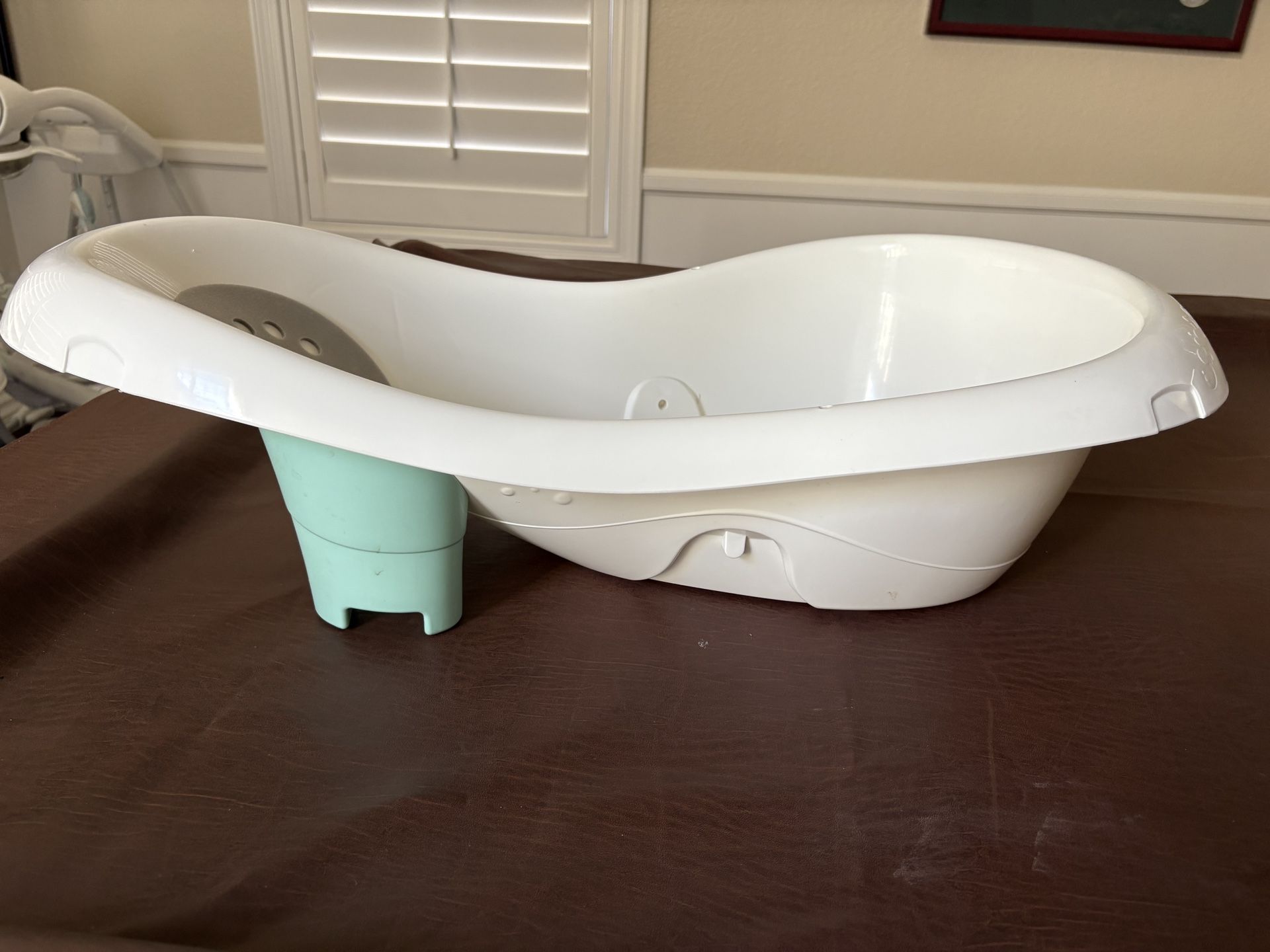 Fisher-Price Baby Bathtub