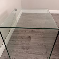24 in. Bent Glass Cube End Table (Tempered Glass) 2 Available