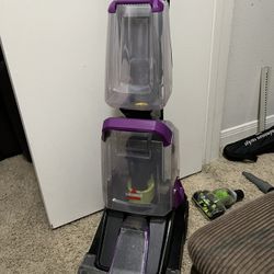 Bissell Wet Vacuum Cleaner :30$
