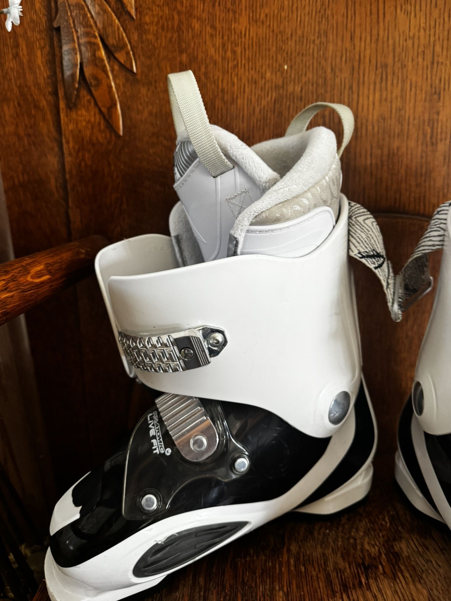 Atomic Live Fit Ski Boots Size 25 25.5