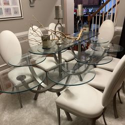 Ultra Modern MTV Cribs Glass Dining Room Table 