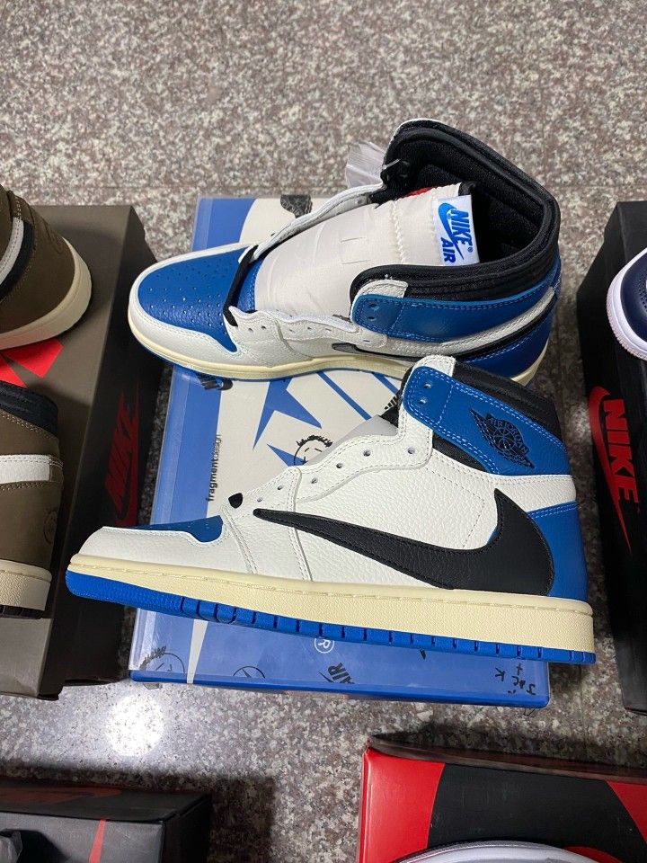 ππΊ πΊπ² π¨π§ π’π΄γππΌπ½π€π’ππ€π¬πππγ Jordan 1 travis scott fragment
