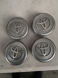 Toyota  00-06 Center Rim Caps 
