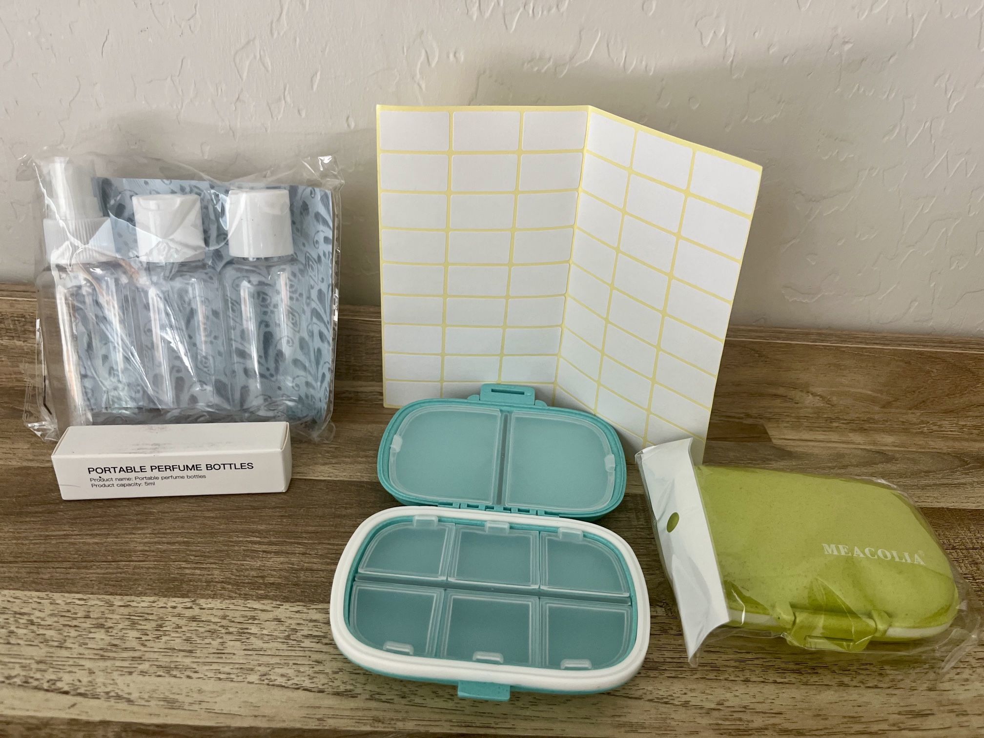 Bottle Set Travel, Portable Vitamin Cases & Mini Spray Refillable Perfume Atomizer