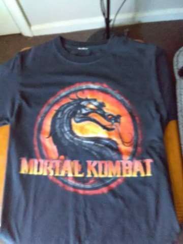 Mortal Kombat shirt ..size medium