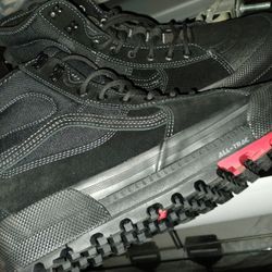 VANS GORE-TEX Sk8 Hi
Sk8-Hi Waterproof Insulated Shoe