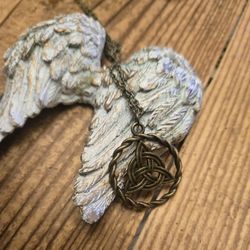 Celtic Love Knot Pendant Necklace 