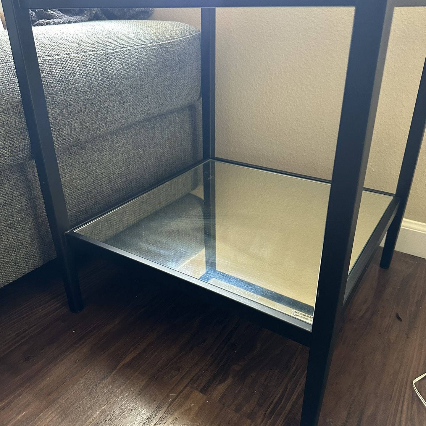 End Table/Side Table With Reflective Shelf
