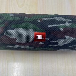 JBL Flip 5 Camo Bluetooth Speaker With Case, Charging Cable 