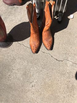 Boots men 7.5.