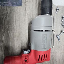 Milwaukee HD Screw Shooer