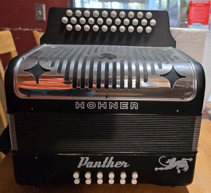 Hohner Panther