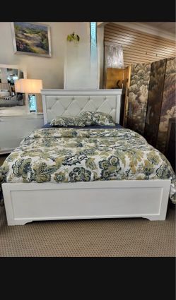 New queen + mattress set