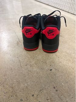 Blk and red af1s worn like 2 times I paid 120$ I’m asking 70$ size 9.5