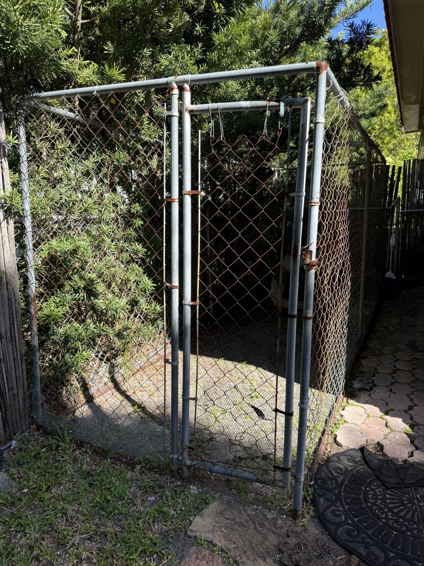 Lucky Dog Chain Link Kennel 5 ft x 15 ft
