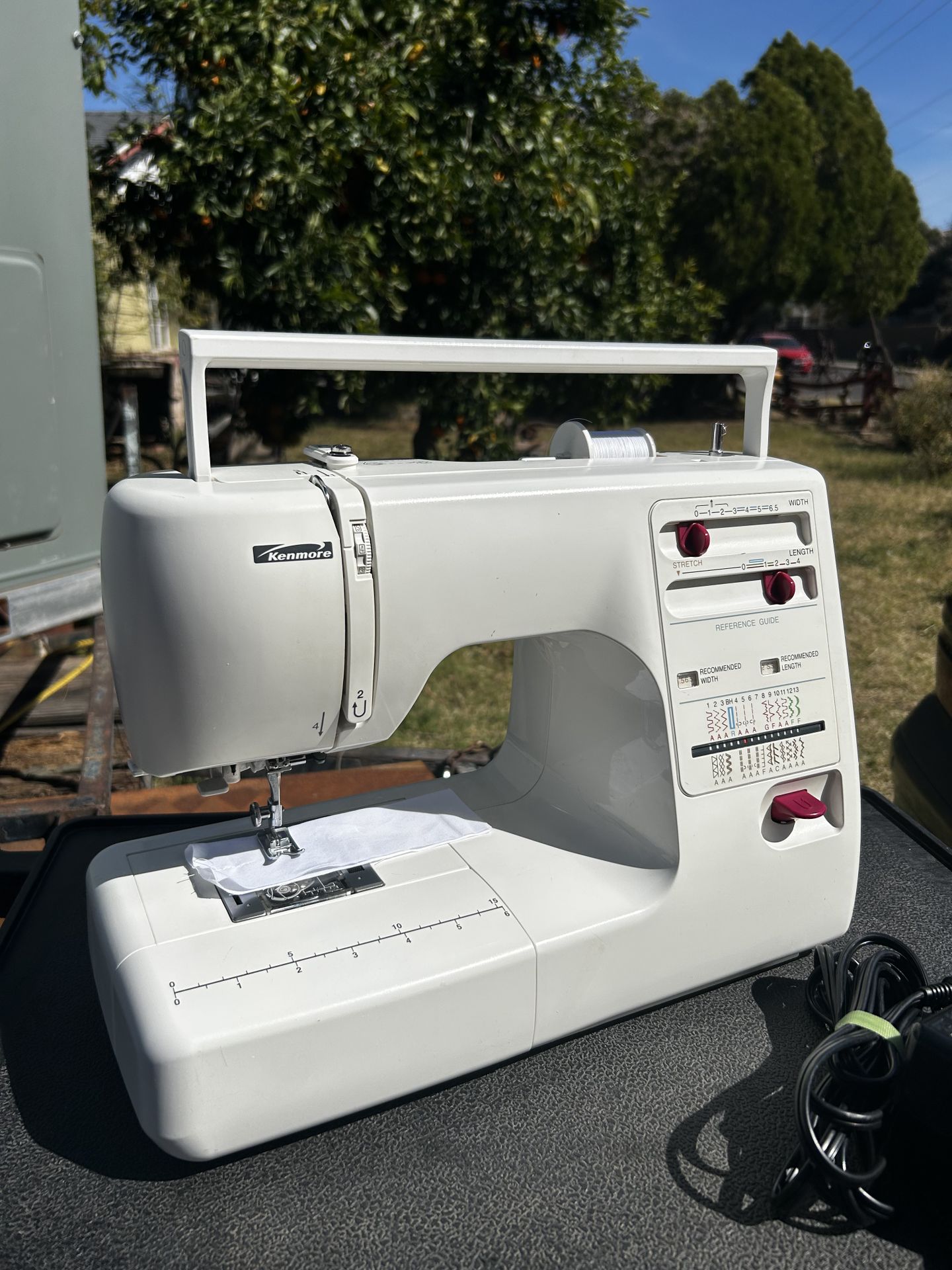 REFURBISHED Kenmore Electric Portable Household Sewing Machine Buttonhole-Stitch Free Arm