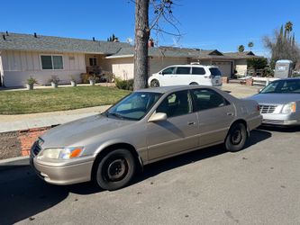 2000 Toyota Camry