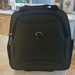Small Carry On wheeled bag - like new