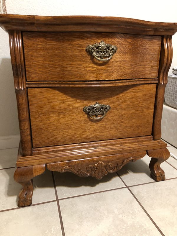Lexington Victorian Mansion antique night stand. for Sale in Mesquite
