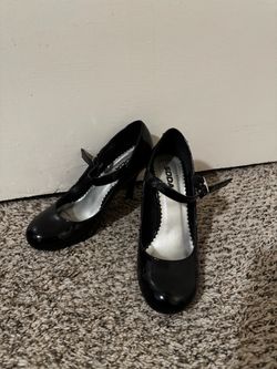 Black heels size 7