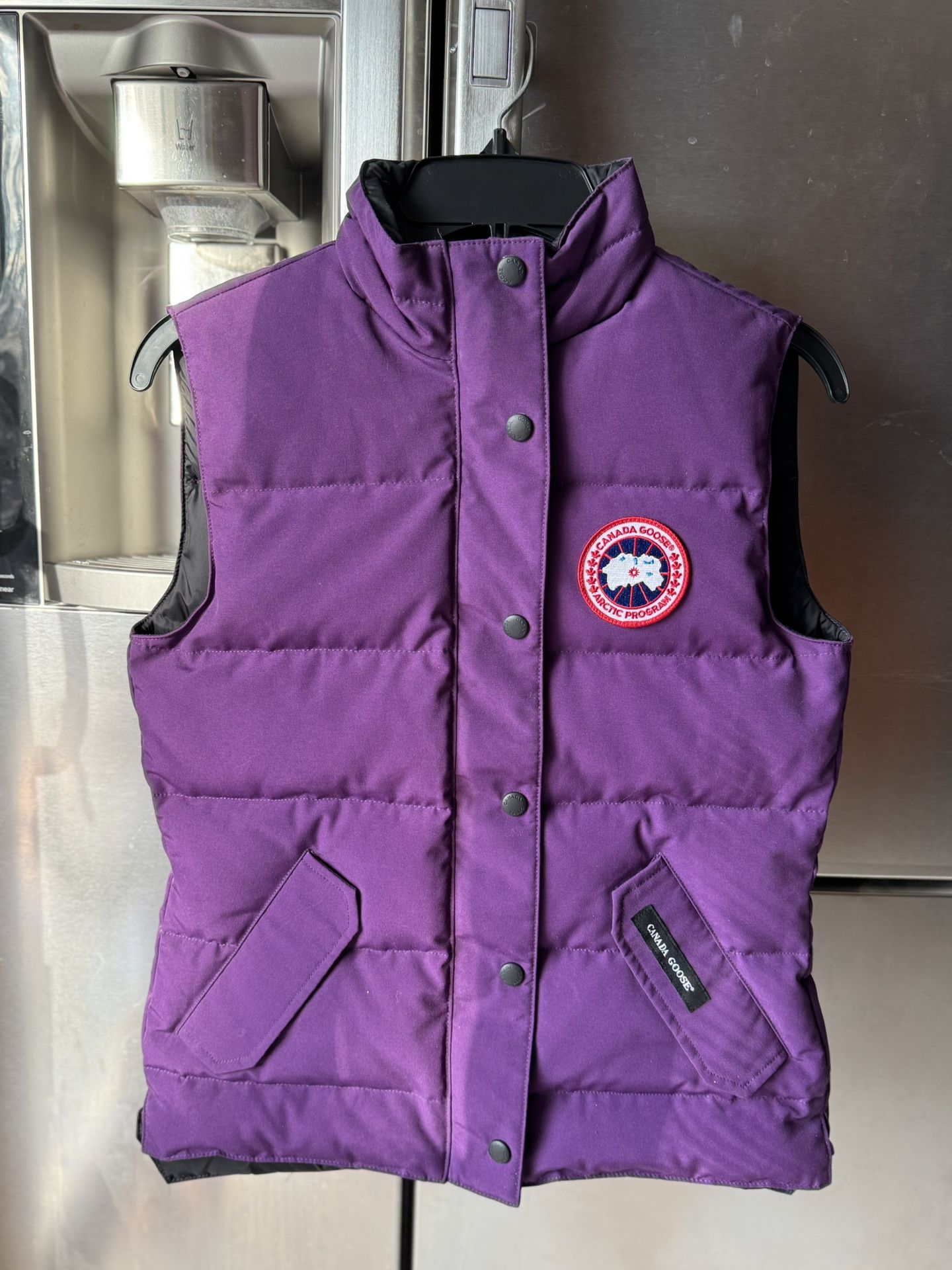 Women’s Authentic Canada Goose Vest Style #2832L – Size XS (New, Unworn)