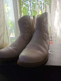 White cowgirl boots