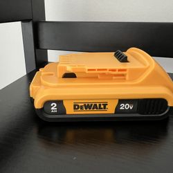 🔥 DeWALT 20V MAX XR 2.0Ah Battery – BRAND NEW – SHIP USA 🔥